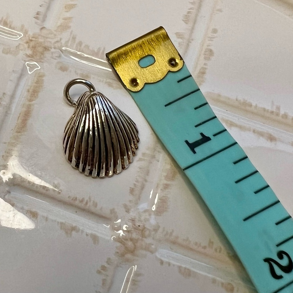 Vintage Scallop Shell Charm Pendant – 925 Sterling Silver – Nautical Beach - Picture 4 of 5
